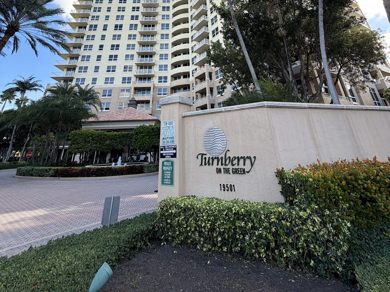 Turnberry on the Green — Palm Cleaning & Pruning